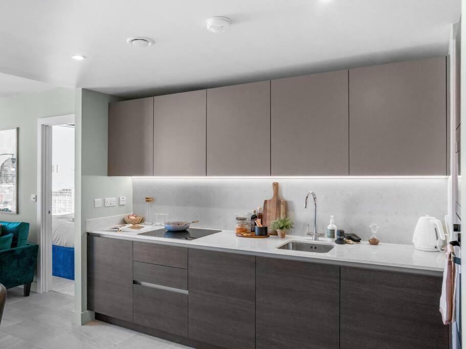 The Mercian 1 III - Luxury 2 Bed Apartment - Housity