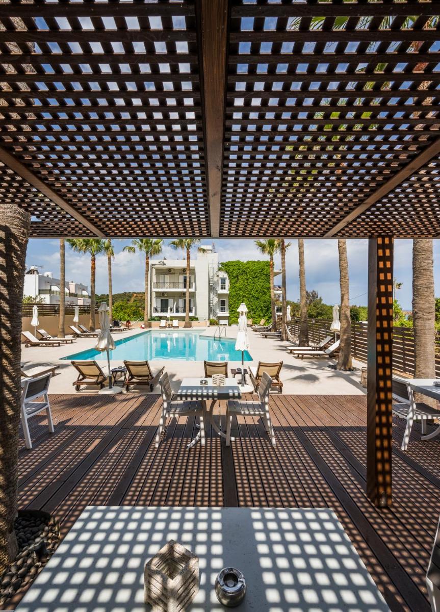 Sea View Hotel & Apartments - Housity