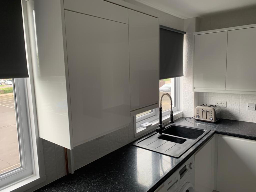 Double room with private bathroom in Basingstoke - Housity