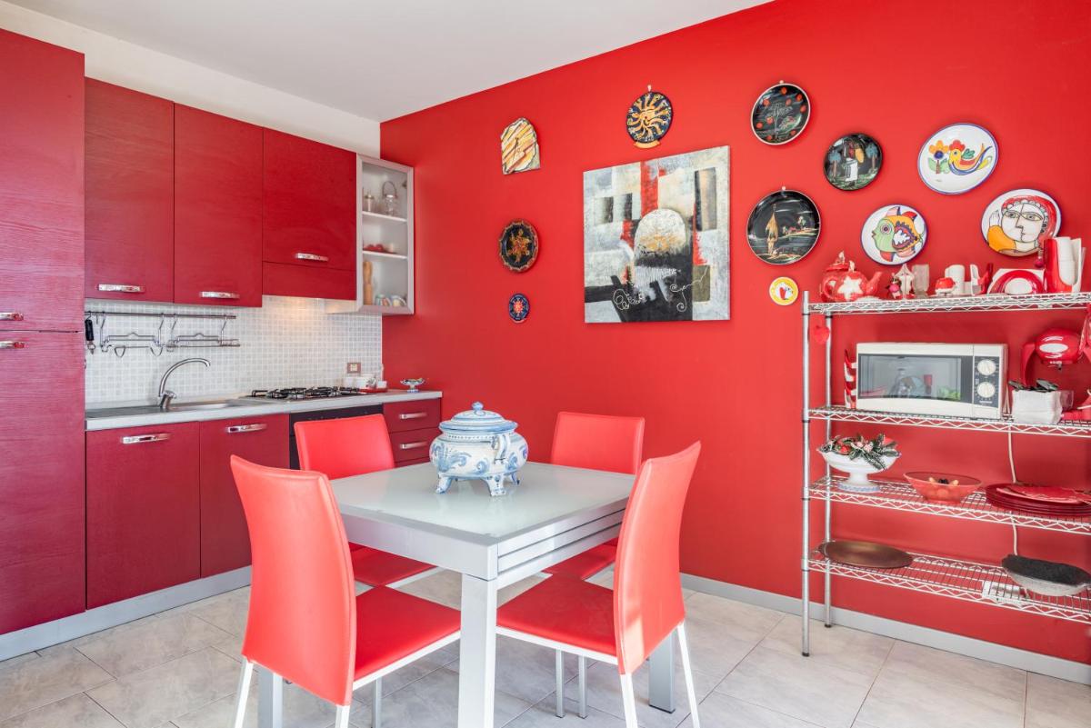 Suitetrails - Castello Normanno Modern Sea View Apartment