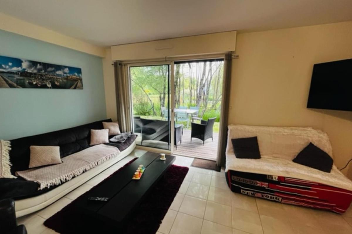 72m With Terrace And Garden Center Of Baden - Housity