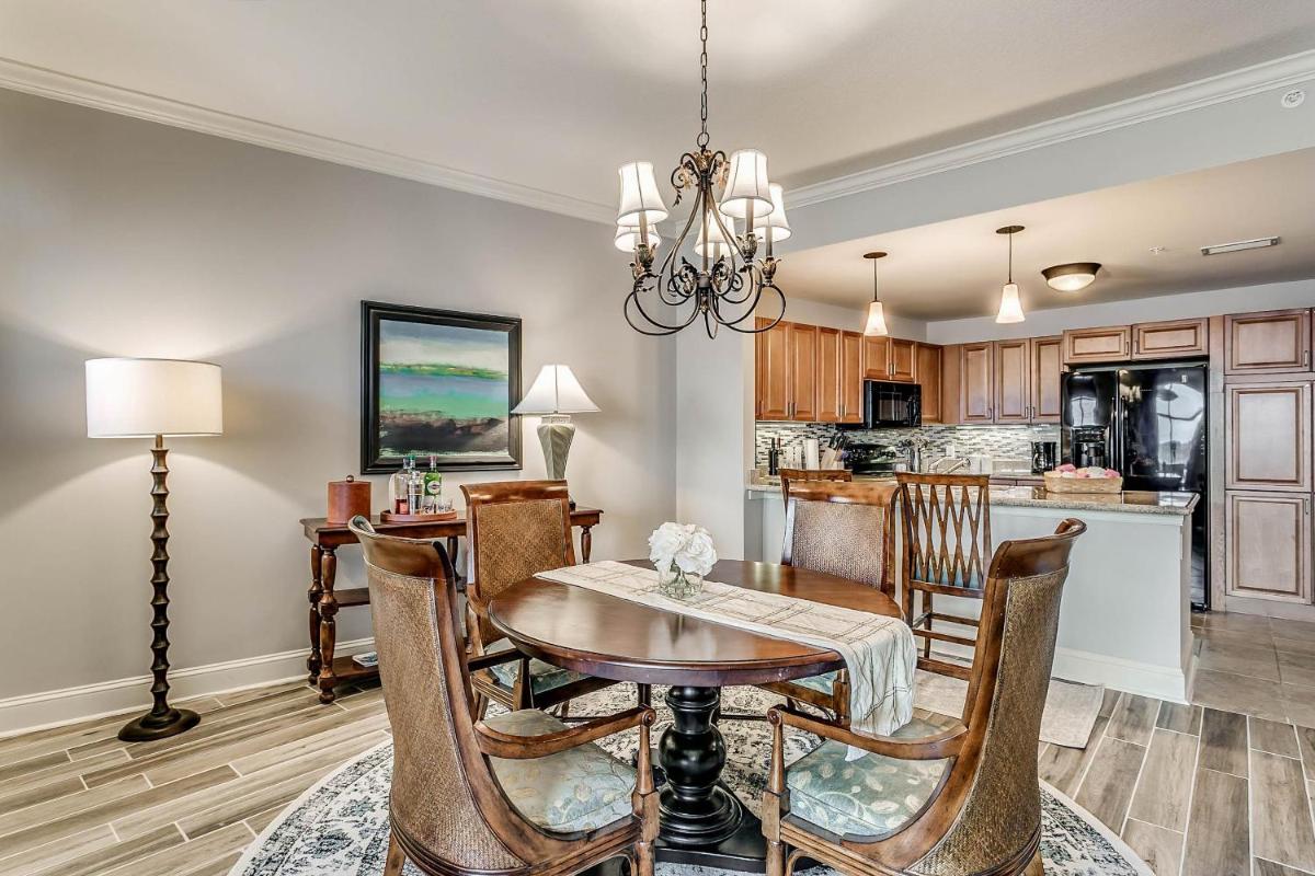 The Marina 7-403 - Housity