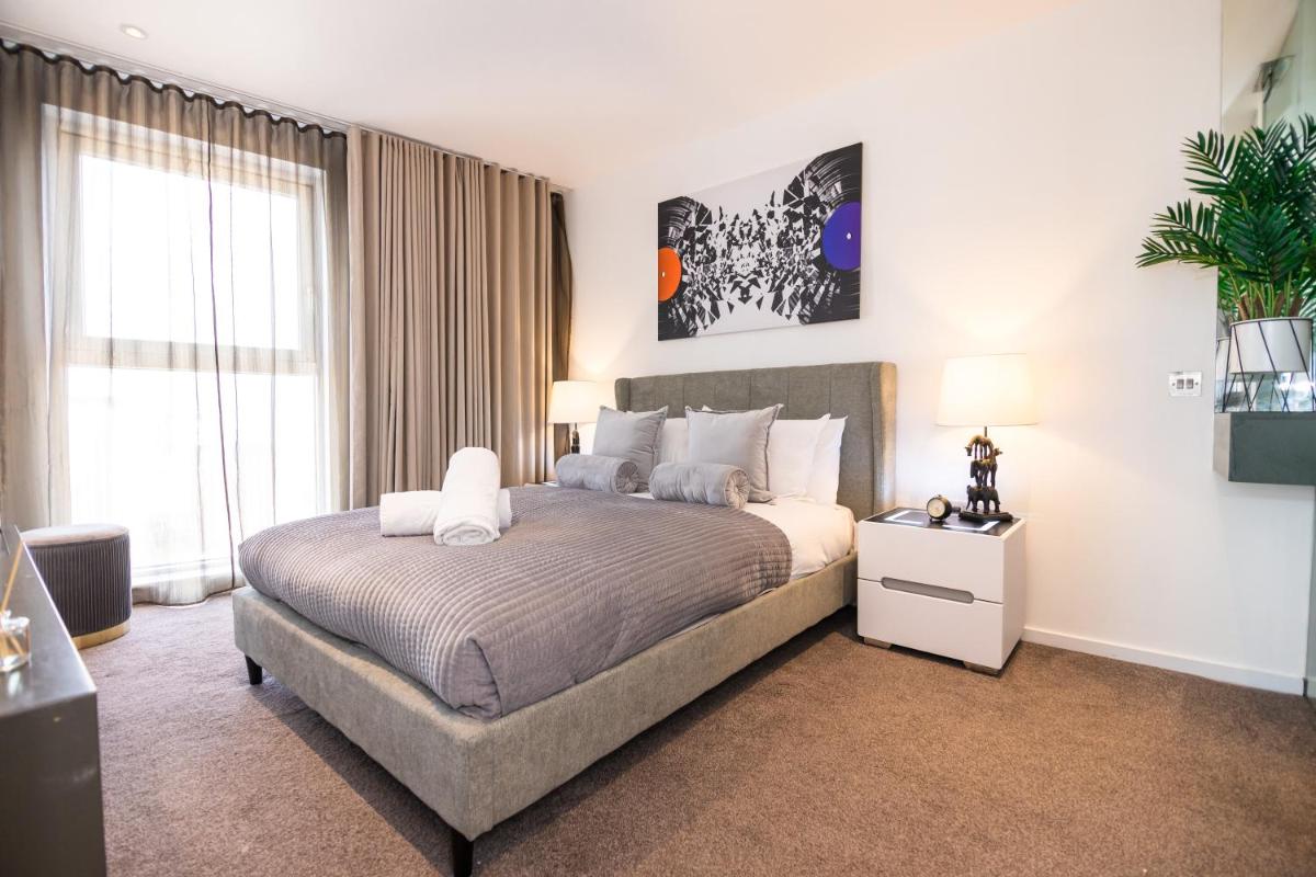 Luxury Three Bedroom Penthouse - By Resify - Housity