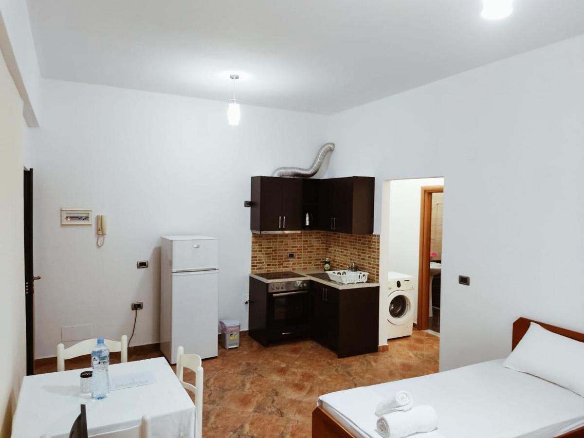 El Rio Apartments - Housity