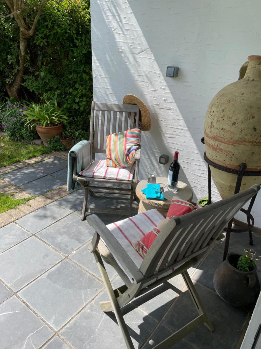 Cliff top Garden room - Housity