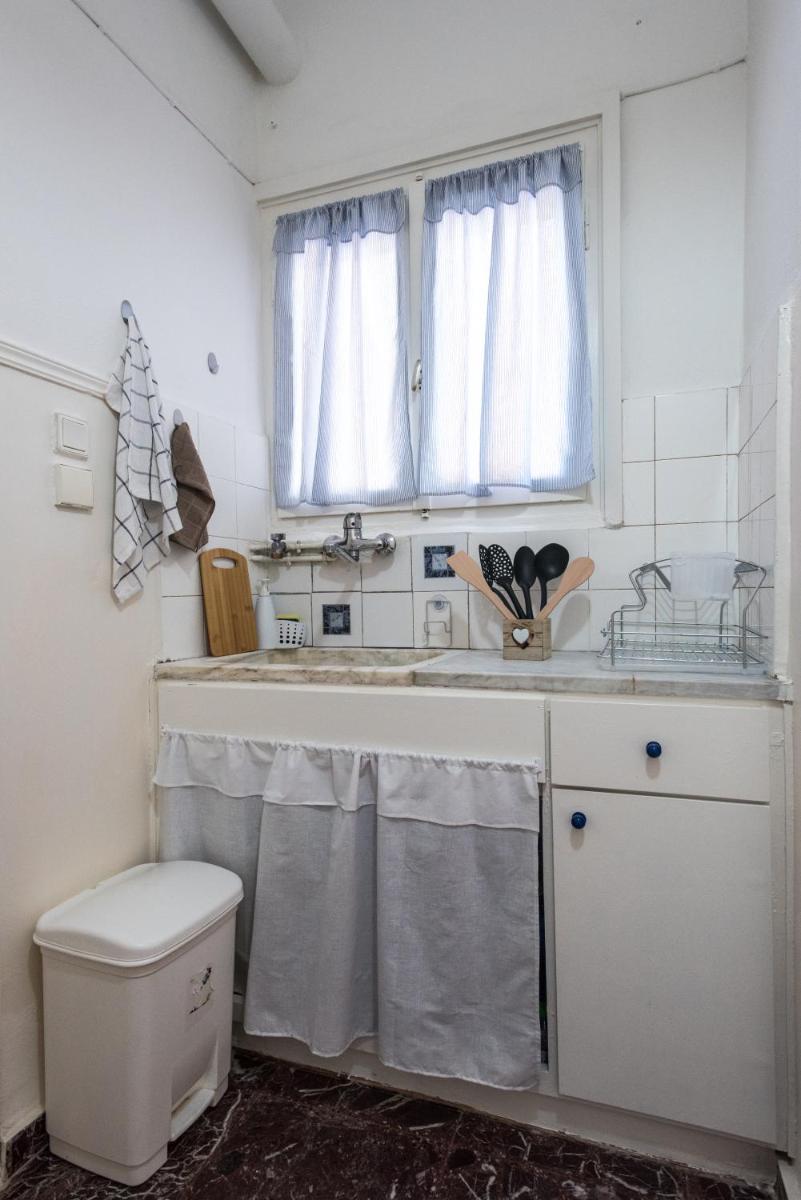 Melina Beachfront Apartment - Housity
