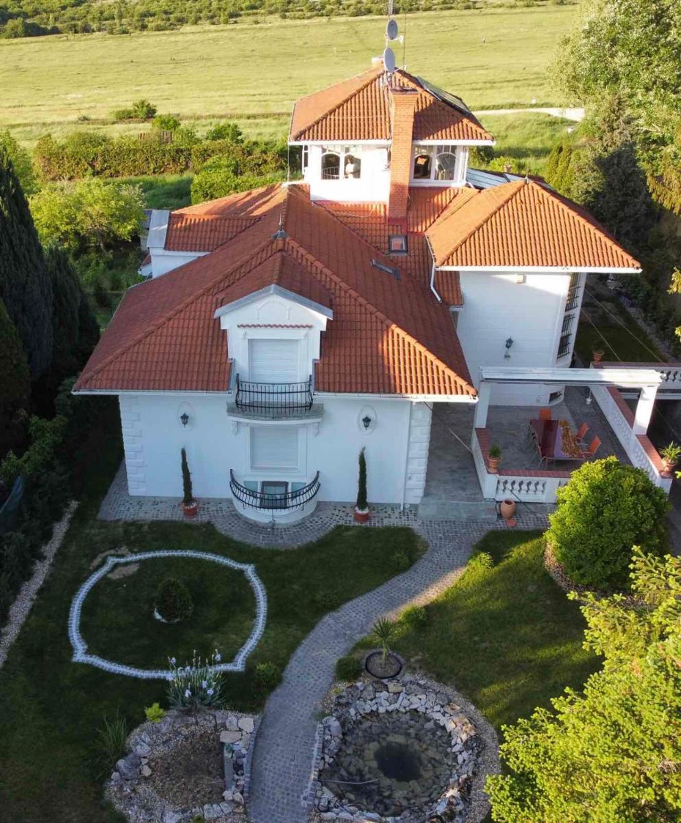 3 Bedroom Private floor in Luxury Mansion - Housity