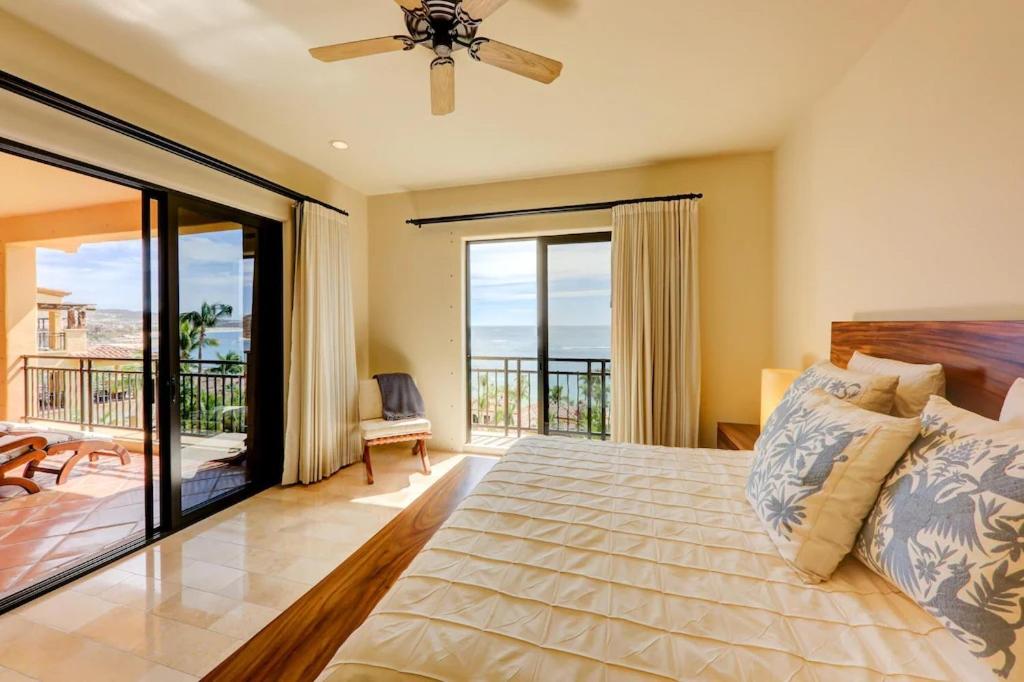 Hacienda Ultimate Beach Front Luxury! 3 Bed 3 Bath Gorgeous, Contemporary Design! - Housity