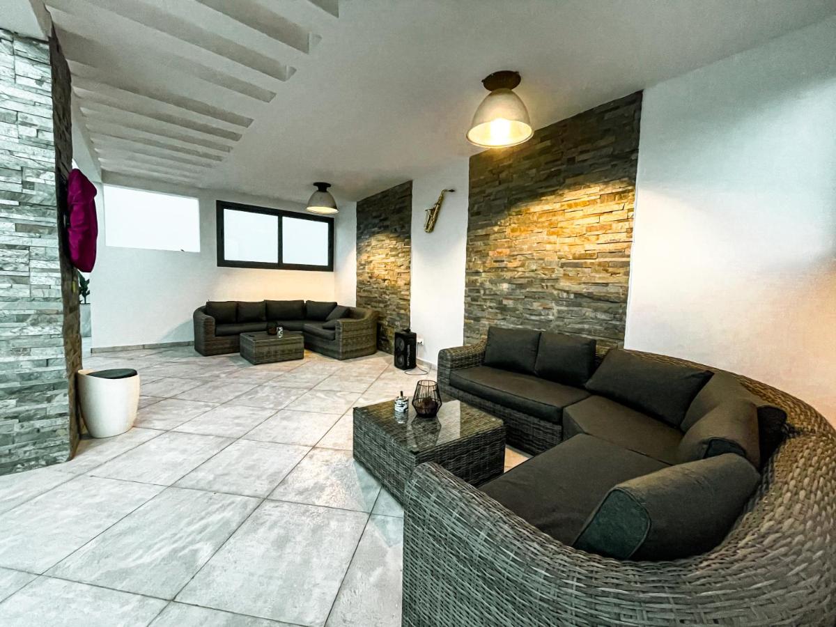 KAPINGA'S HOUSE - Housity