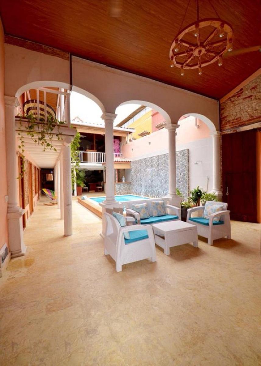 Suitetrails - CA-2 HABITACION EN LA CIUDAD AMURALLADA DE CARTAGENA CON PISCINA Y WIFi