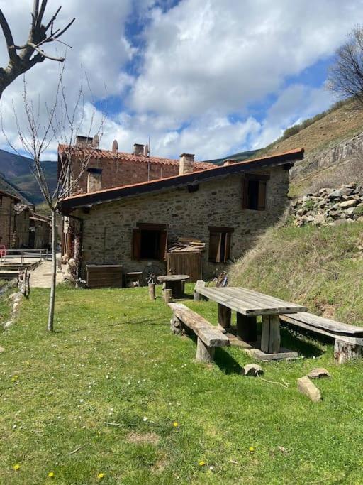 Zaldierna al sol, aldea del siglo XVIII Ezcaray - Housity