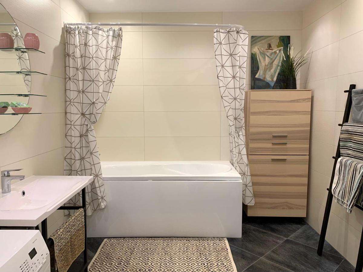 Sunset Residence - 5 min to the beach! - Housity
