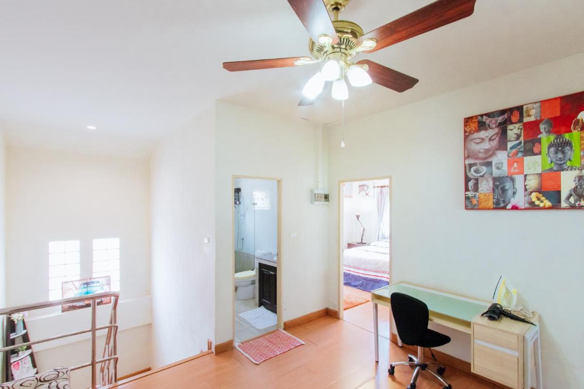 Captivating 3-Bed Villa in Muang Pattaya - Housity