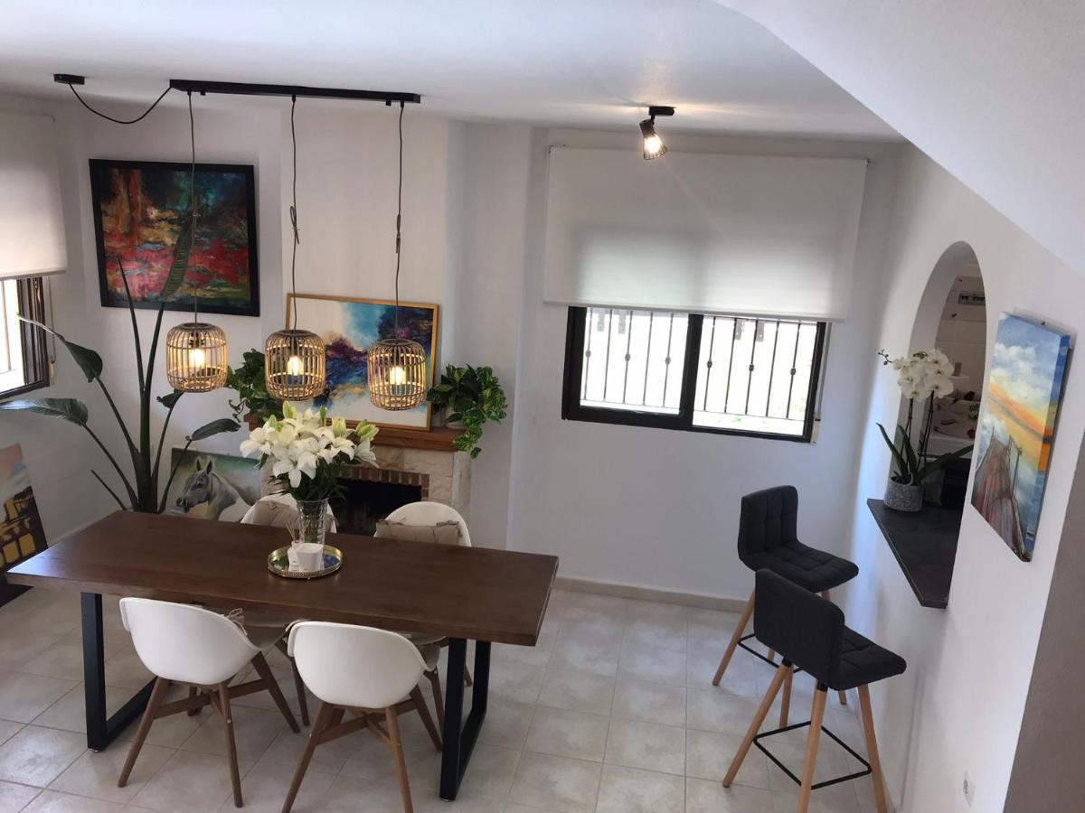 Nice house with amazing Swimming pool/ just 5 min from Beach - Housity