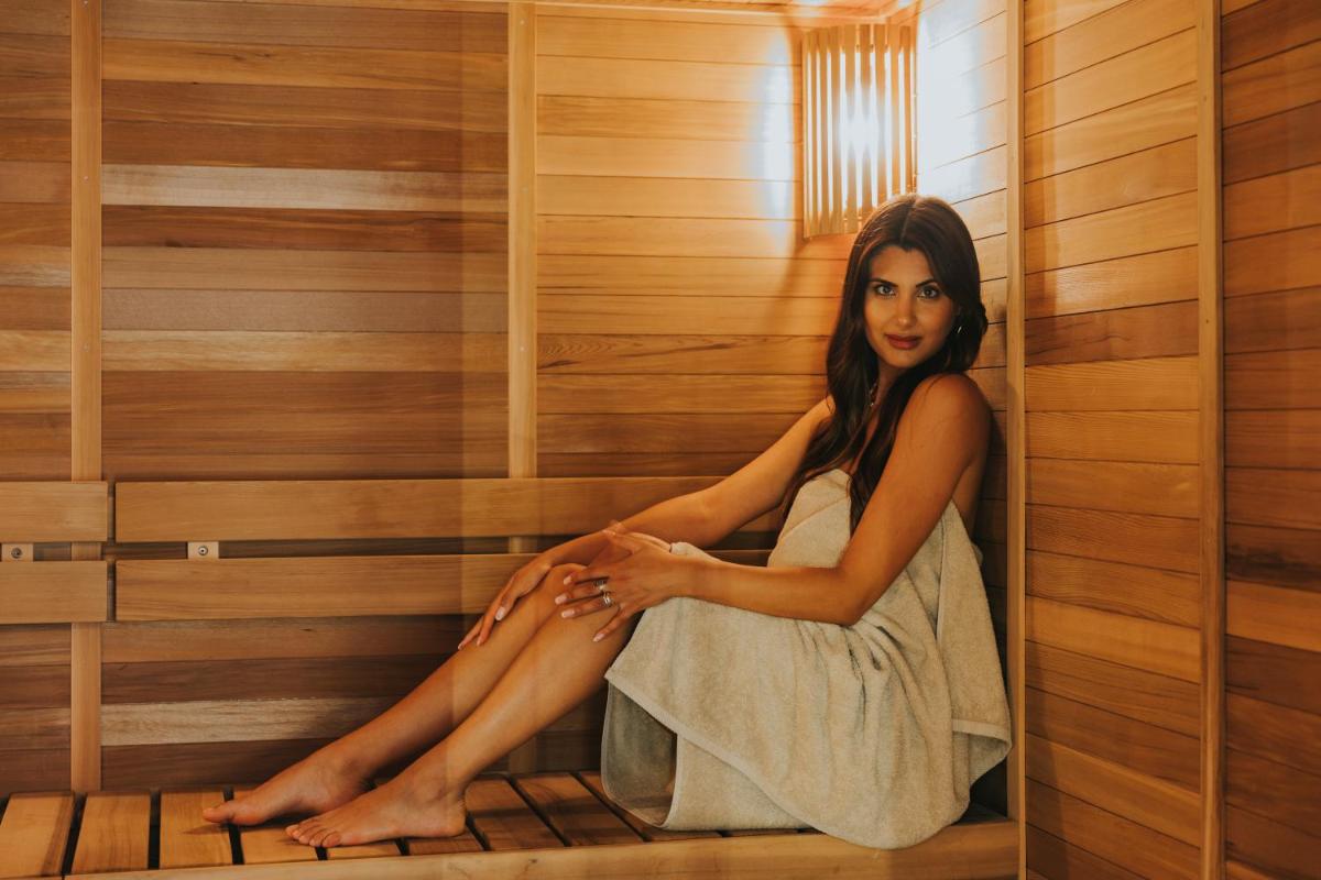 Photo de la galerie de l'établissement Grand Tonic Hotel & SPA NUXE, à Biarritz