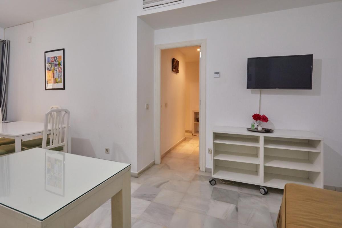 Two Bedrooms Leonor Davalos 2 - Housity