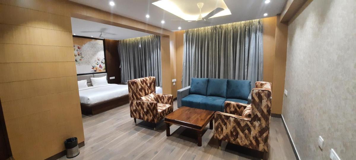 HOTEL SUNRISE HOSPITALITY - Housity