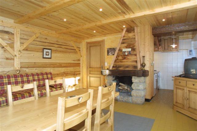 Chalet Holiday LES GETS - Housity