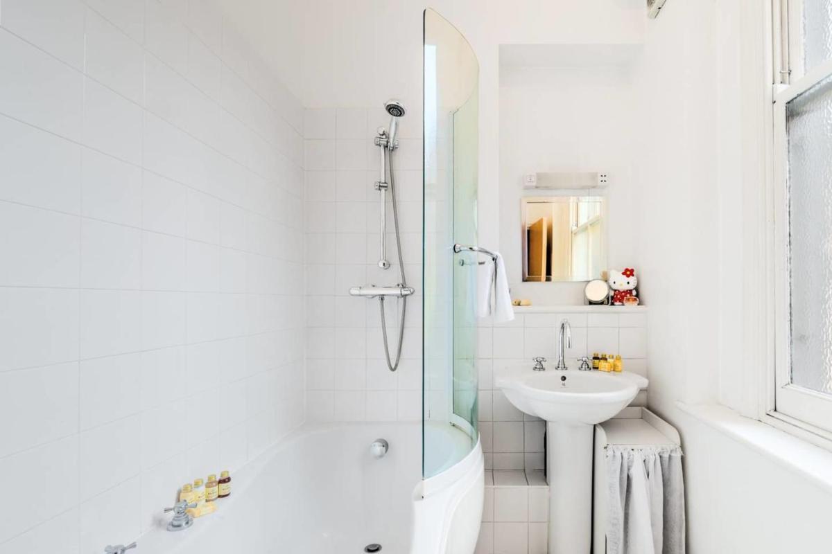 GuestReady - Bright 1BR Home near Arsenal Stadium wBalcony - Housity