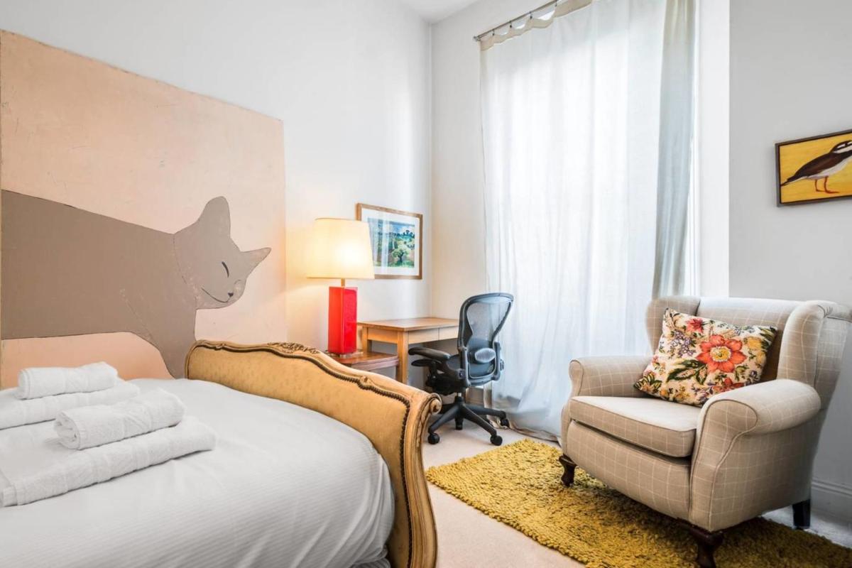 GuestReady - Bright 1BR Home near Arsenal Stadium wBalcony - Housity