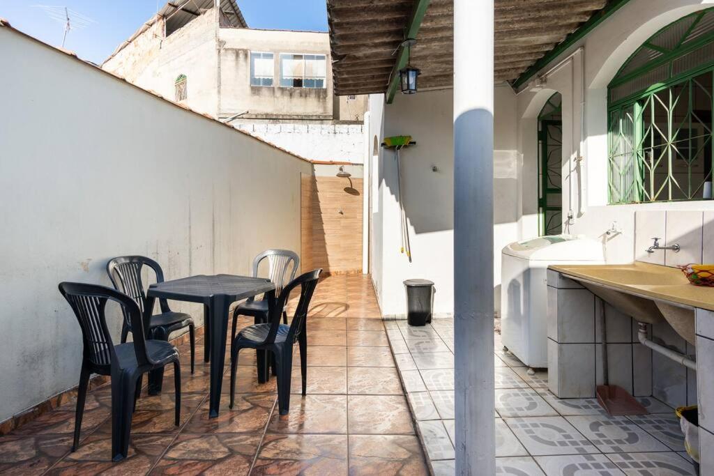 Casa Inteira - Próxima a Petrobrás, Fiat e Ibirité - Housity