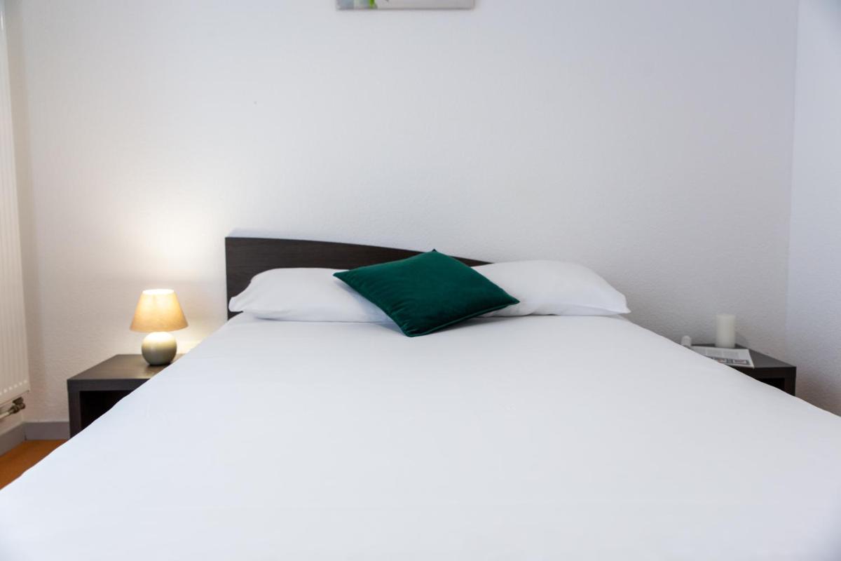 Zenitude Hôtel-Résidences Les Hauts Du Chazal - Housity