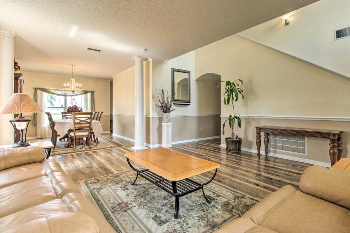 Classy Kissimmee House with Fire Pit and Lanai! - Housity