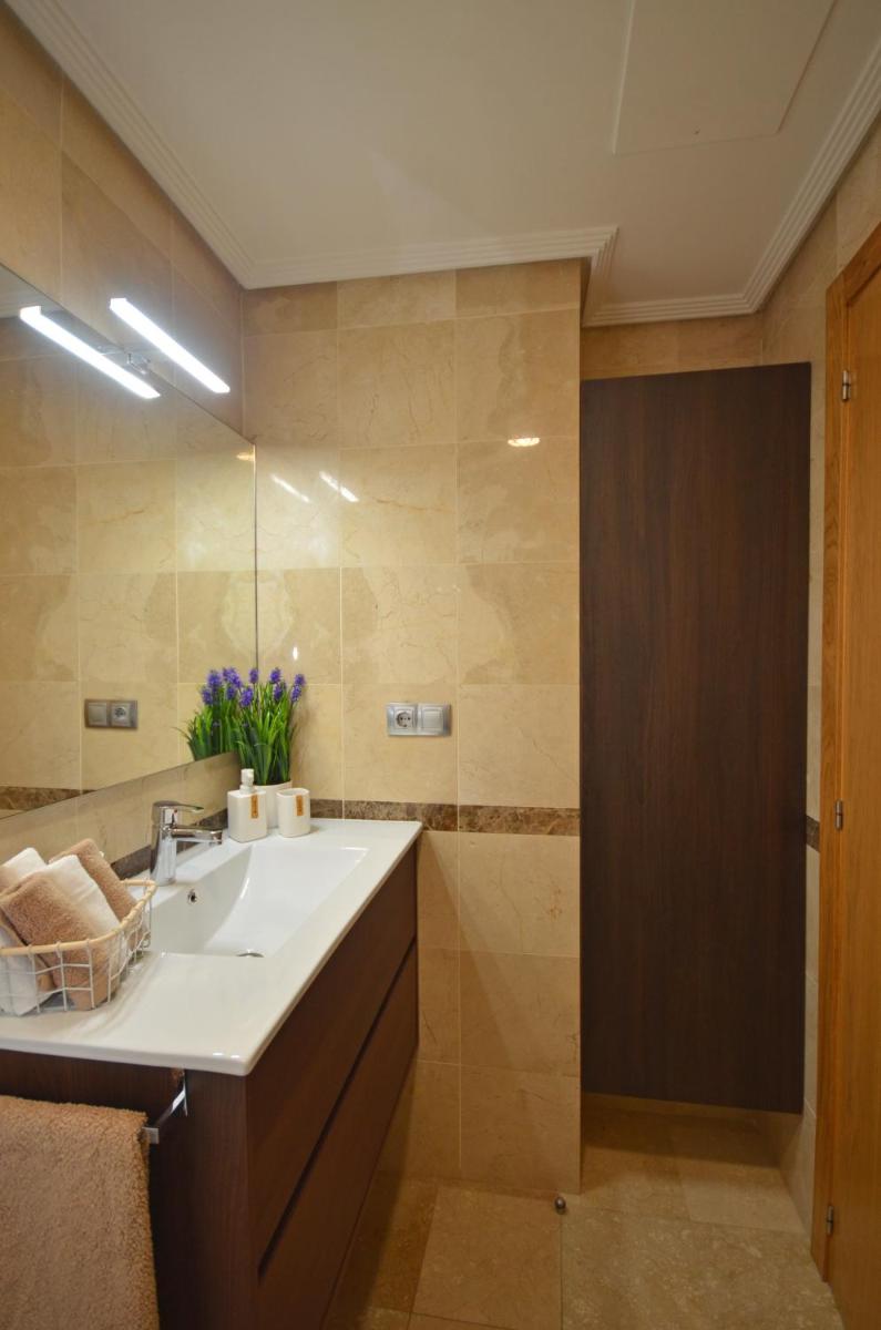 Apartamento zona exclusiva con garaje gratis y Netflix - Hizvo