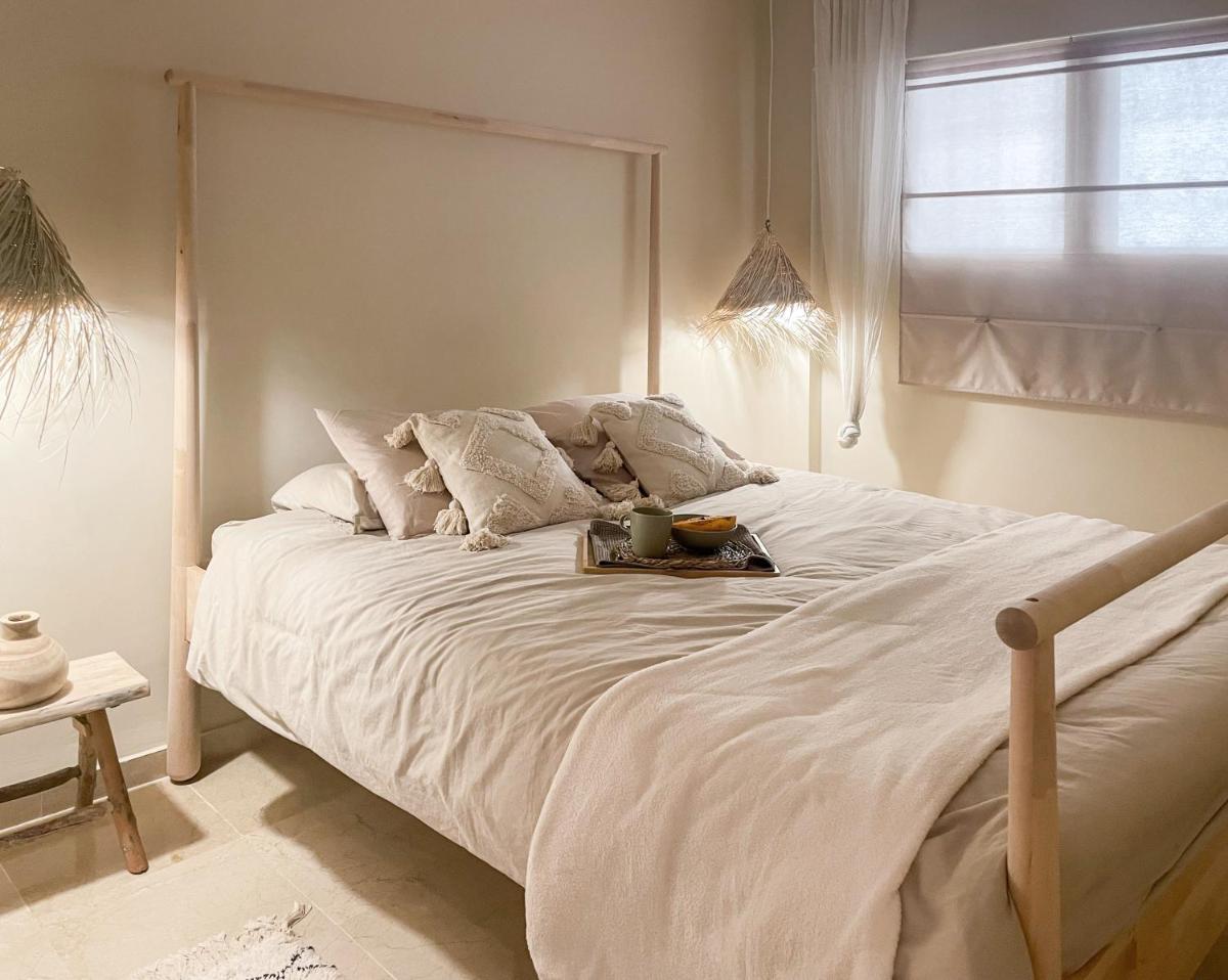 Suitetrails - SEA SUITE Romantic Beachfront Apartment Cotobro Beach, Almuñecar