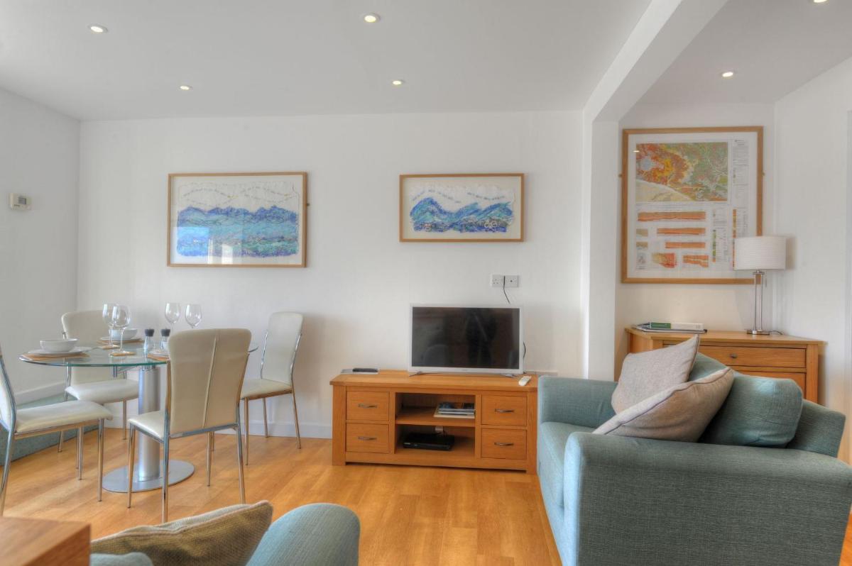 Sea Fever - Housity