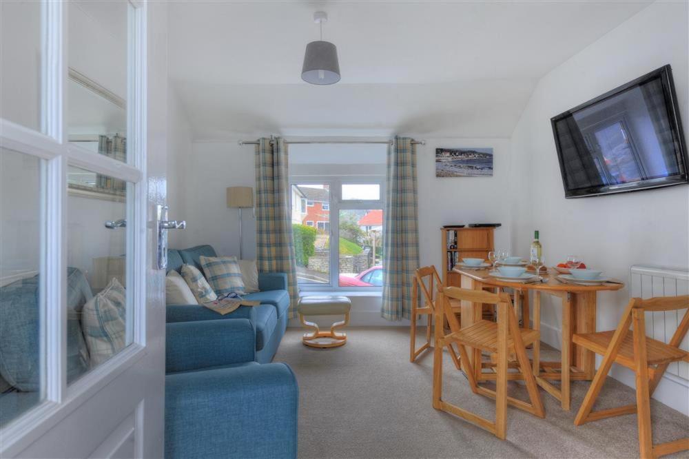 Hatchett Top Flat - Housity