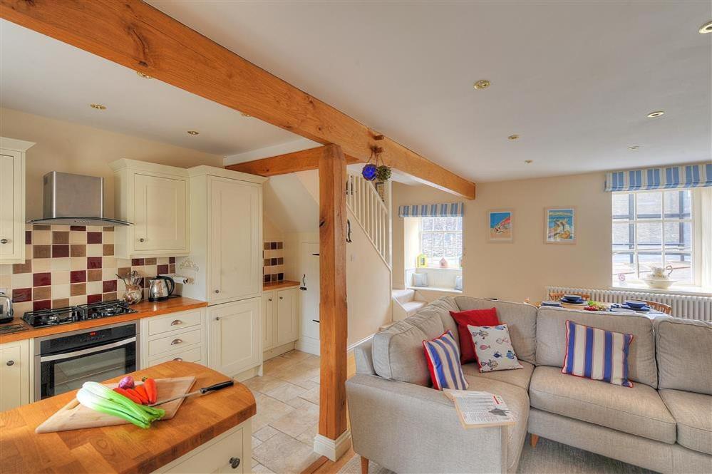 Half Moon Cottage - Housity