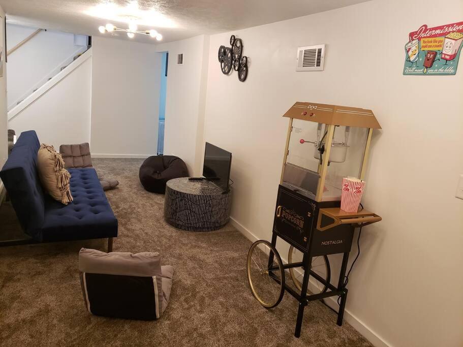 Cute Cottage-2 min from downtown Lincoln - Housity