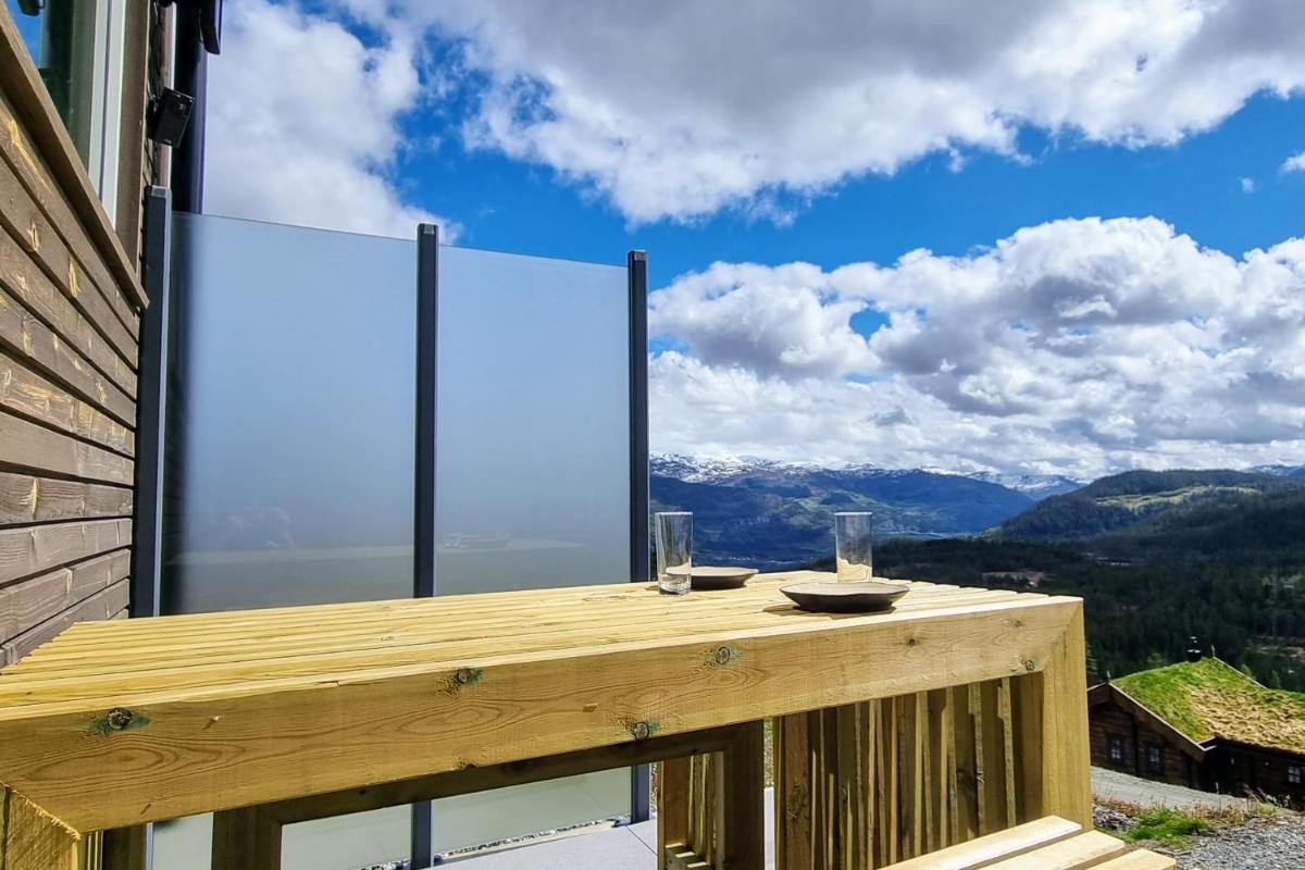 Tiny mountain cabin with a panoramic view - Housity