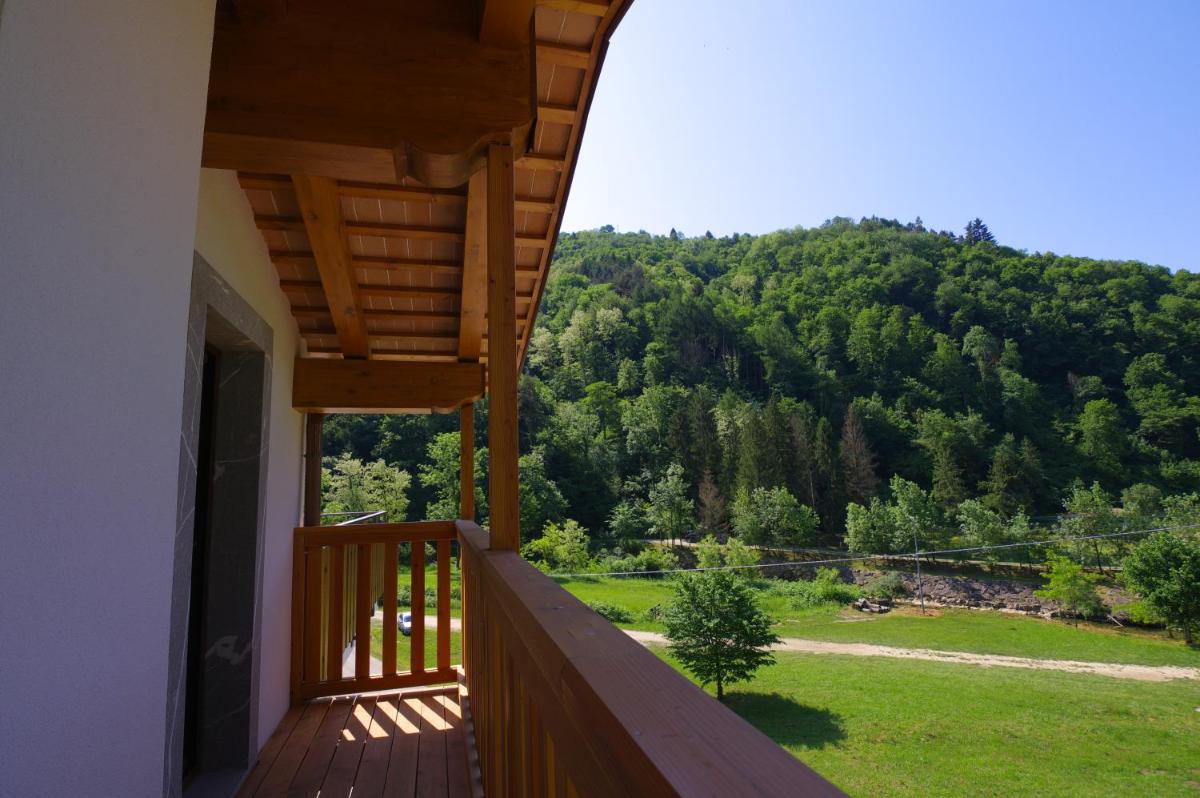 Péstrofa - Housity