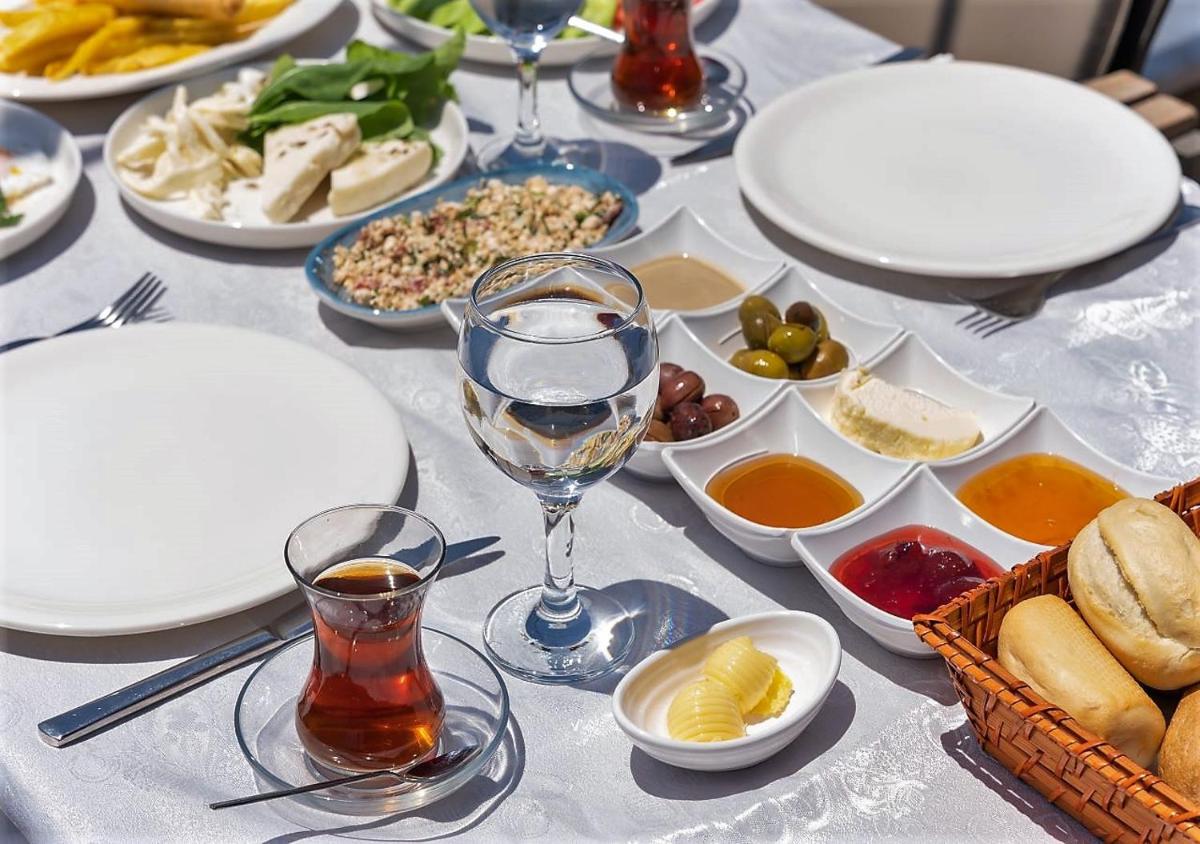 Liman Deluxe Hotel - Housity