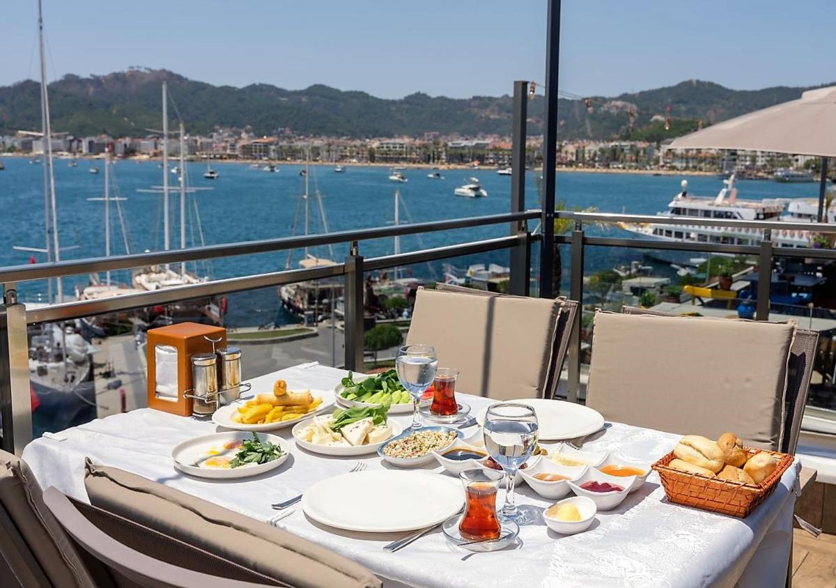 Liman Deluxe Hotel - Housity