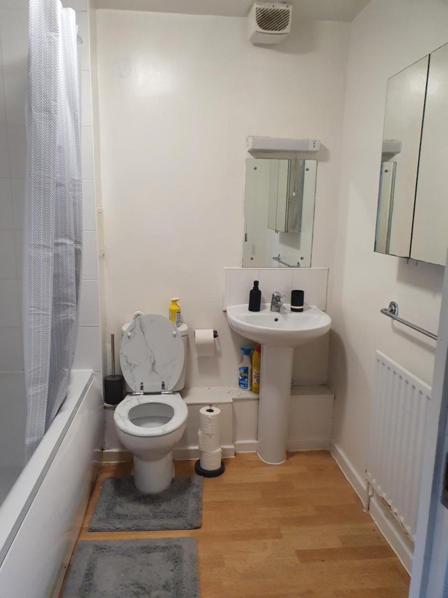 Nice cozy 2-bed apartment with everything to yourself - Housity
