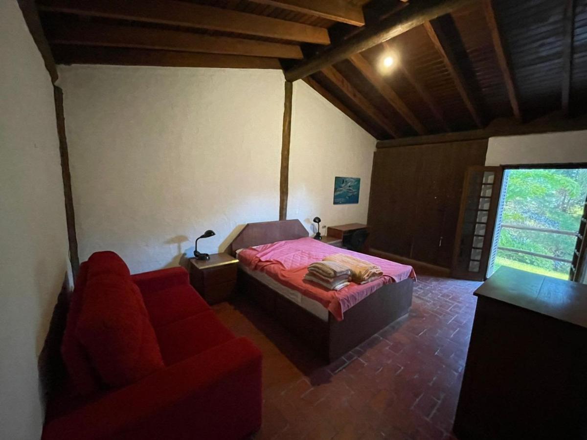 Chácara linda em condomínio rural - Sousas - Housity