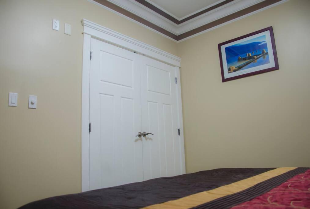Rocky Ridge Executive Suite - Housity
