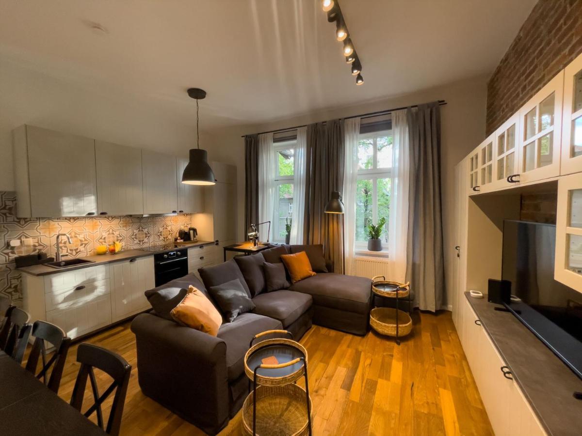 URBAN APARTMENTS PREMIUM Poniatowskiego 23 No 4,FREE PUBLIC PARKING, Self CHECK-IN - Housity