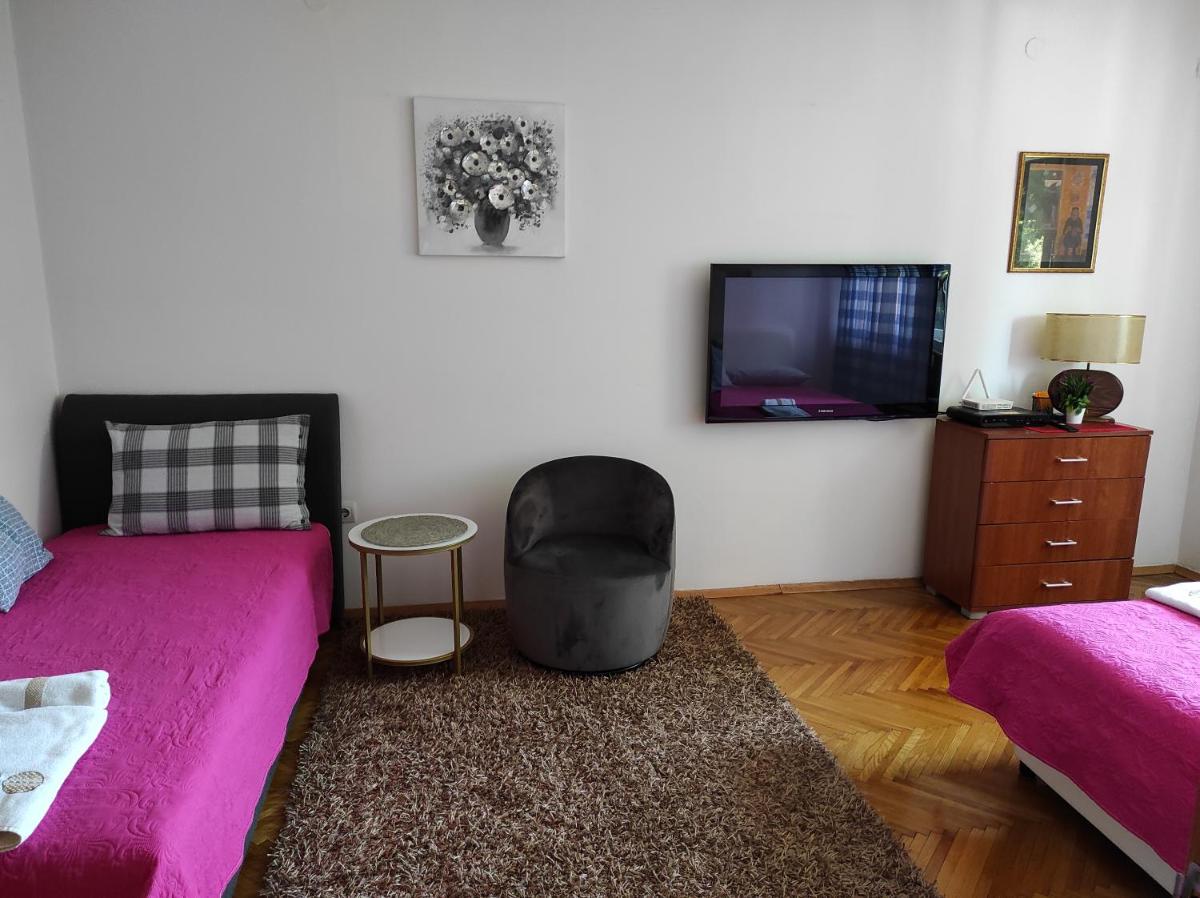 Stan u centru - Housity