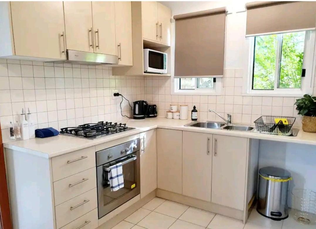 Entire 3 bedroom Doveton house, no sharing - Housity