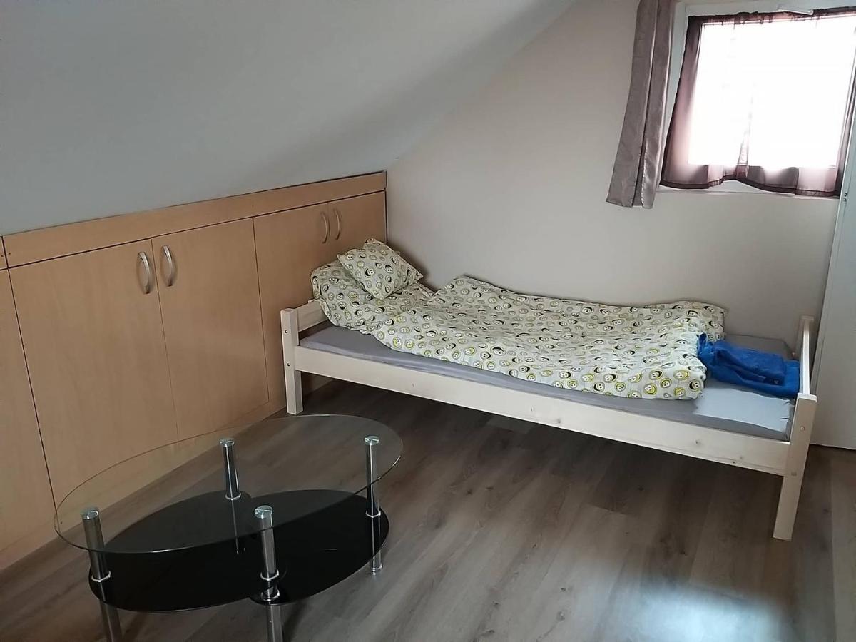 Nefelejcs Nyaraló-Vendégház - Housity
