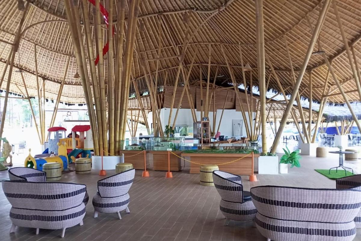 Urbanview Hotel Belitung Lodge Resto & Club House by RedDoorz - Housity