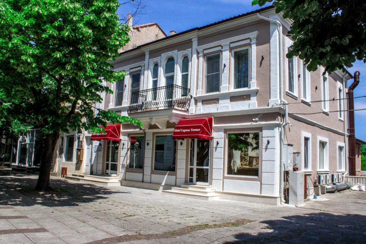 Laguna Terrace - Housity