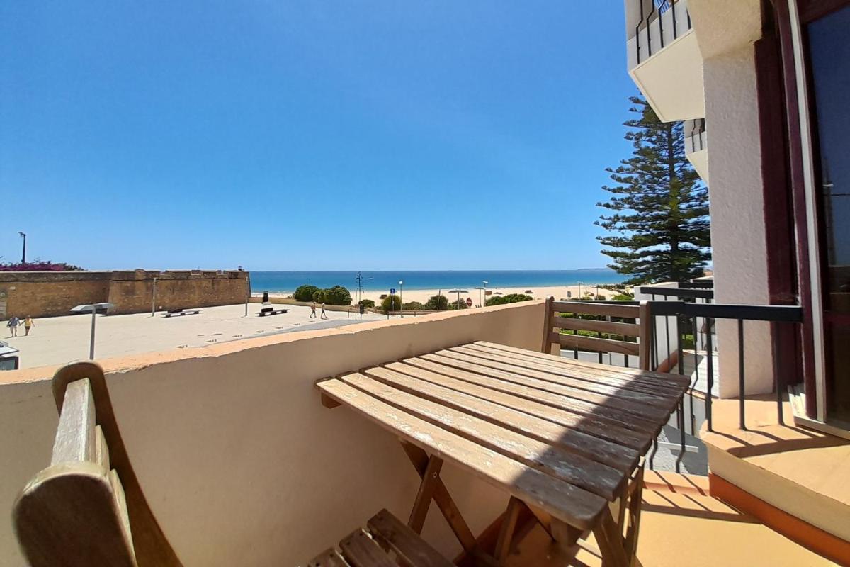 Fortaleza 1BDR Apartment W/Balcony by LovelyStay - Housity