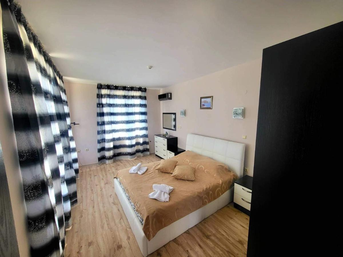 Suitetrails - Dilov Apartments in Yalta Golden Sands