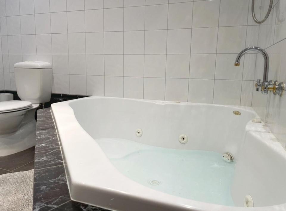 Cozy and stylish 3 bedroom home in Mentone - Housity