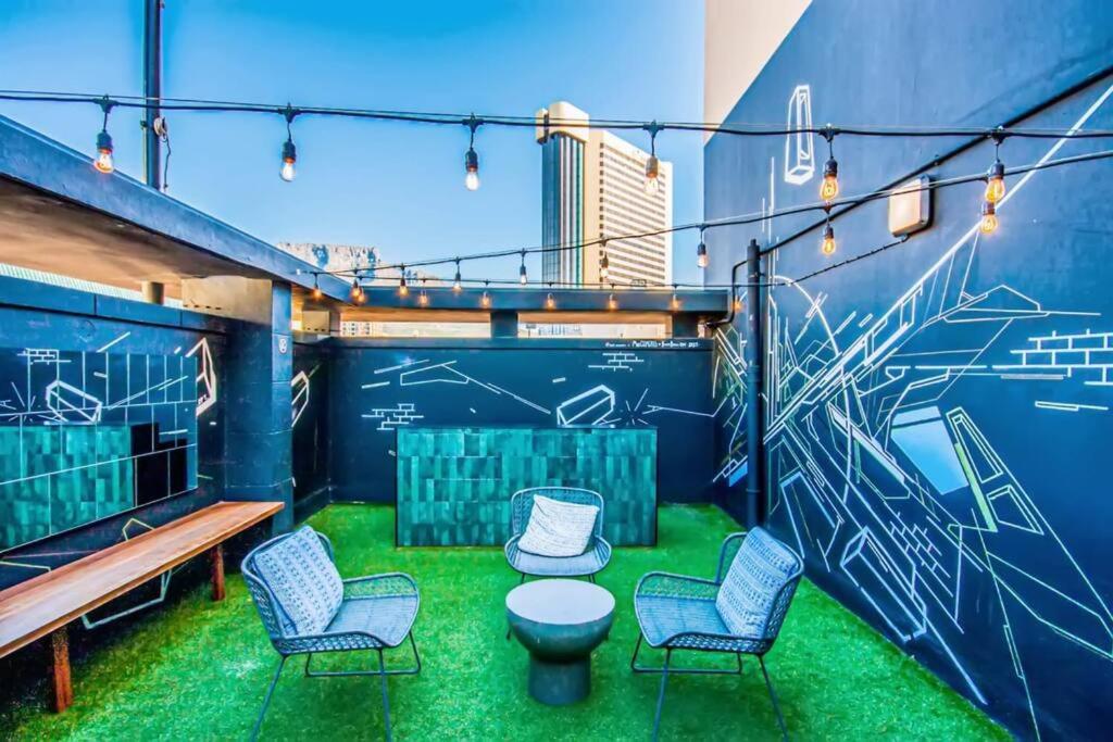 BlackBrick Foreshore Cape Town- Standard - Housity